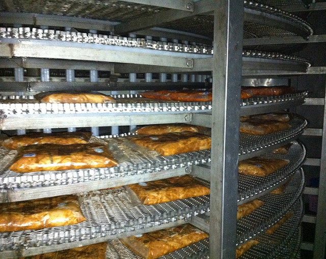 螺旋速冻机1500kg/h采用全不锈钢材质，用于速冻各种冷冻食品